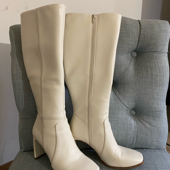 Womens knee high boots size 6 wore once - Picture 3 of 4